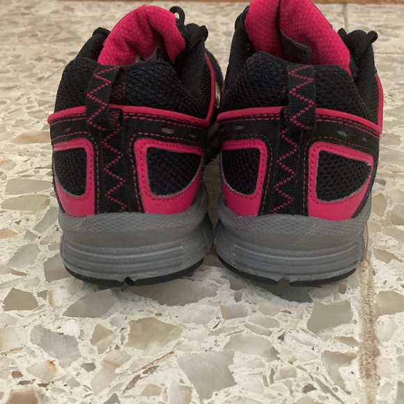 Women’s Nike size 9 - Picture 4 of 8